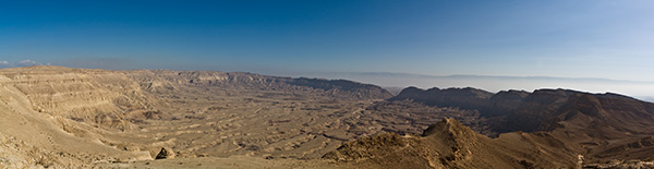 Small Makhtesh in der Wüste Negev